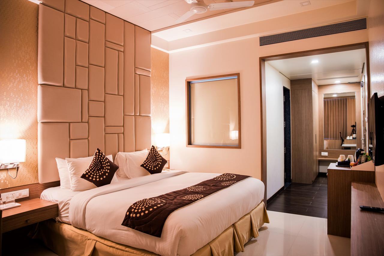 Hotel Grand Rio Nashik Esterno foto