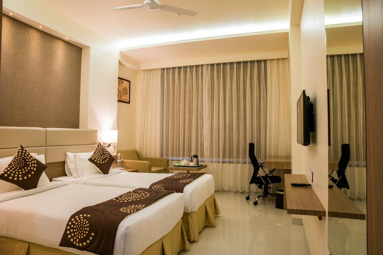 Hotel Grand Rio Nashik Esterno foto