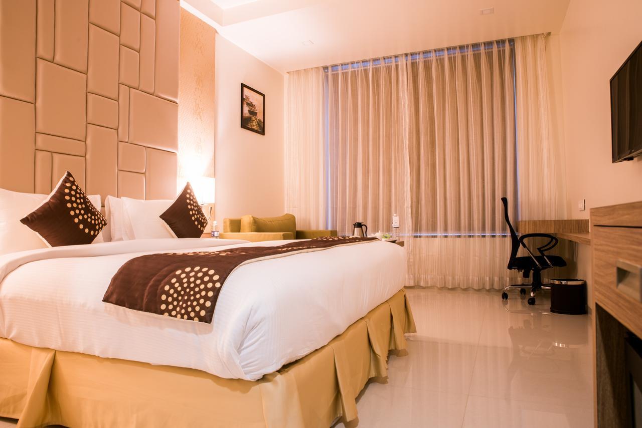 Hotel Grand Rio Nashik Esterno foto